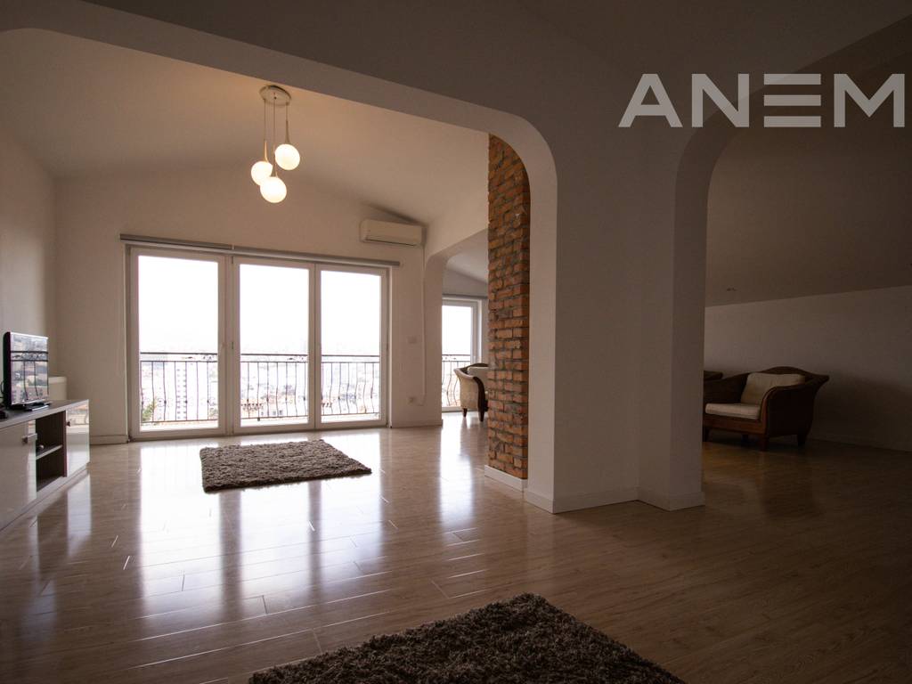 Kat shtëpie me qira 110m² në Arbëri 4