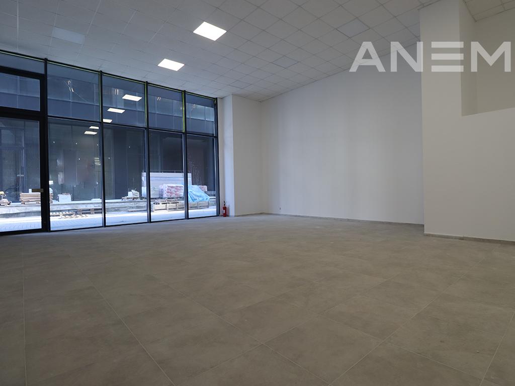Lokal me qira 100m² në lagjen Lakrishtë 2
