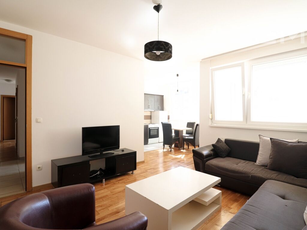 Banesë në shitje 80m² në lagjen Mati 1 3