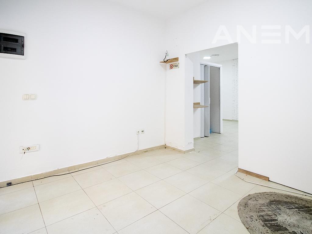 Lokal në shitje 41.4m² në Qendër 4