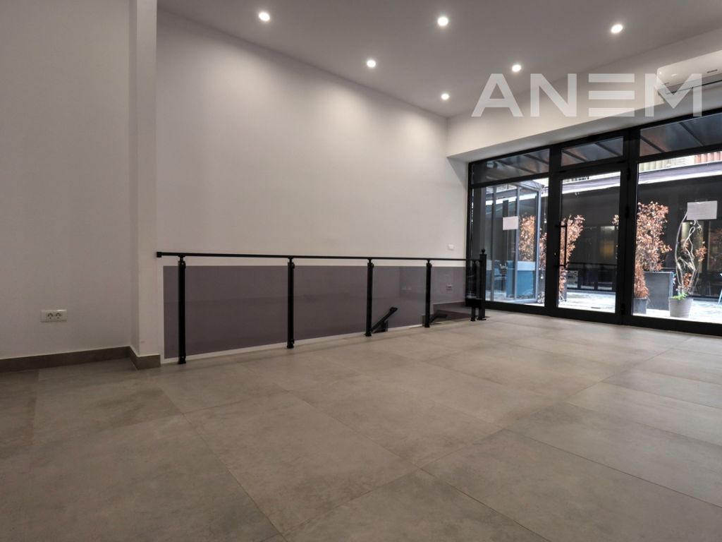 Lokal në shitje 150m2 në Sante