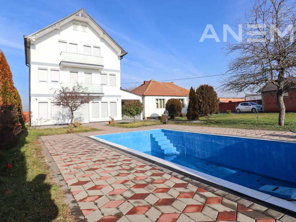 Tokë në shitje 3 Hektarë + shtëpi 300m² në Obiliq 4