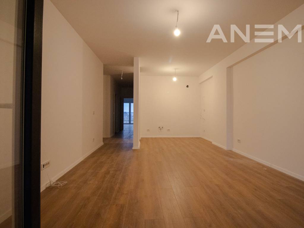 Zyre me qira me 3 hapësira pune te Prishtina e Re 3