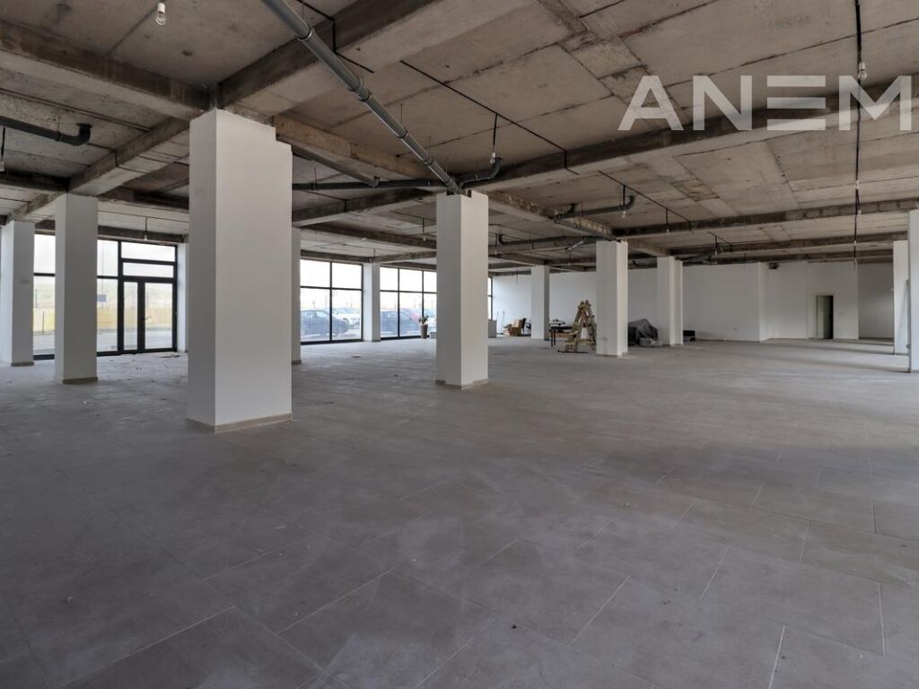 Lokal me qira 630m2 në Fushë Kosovë 3