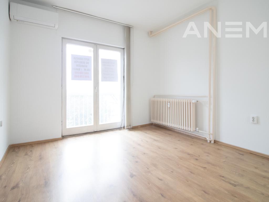 Zyre me qira 65m² në Ulpianë 3