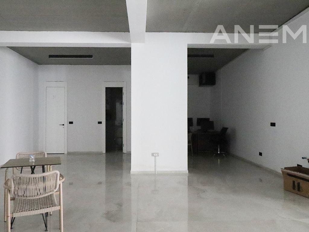 Zyre me qira 200m² në Mat 3