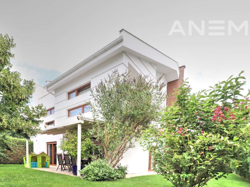 Shtëpi me qira 360m² në Marigona Residence 2