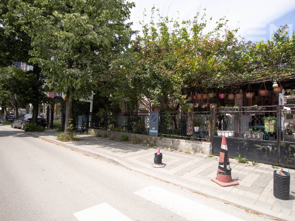 Shtëpi në shitje 100m² në Qendër - në lagjën Pejton 2