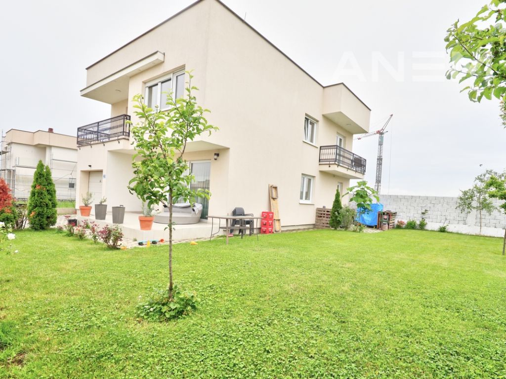 Shtëpi me qira 226m2 në lagjën Veternik 3