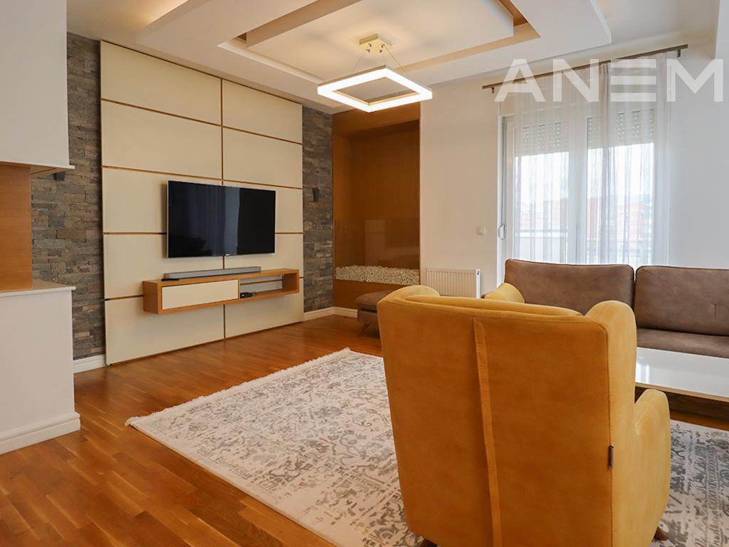 Penthouse me qira me 3 dhoma gjumi në Lagjen e Spitalit 4