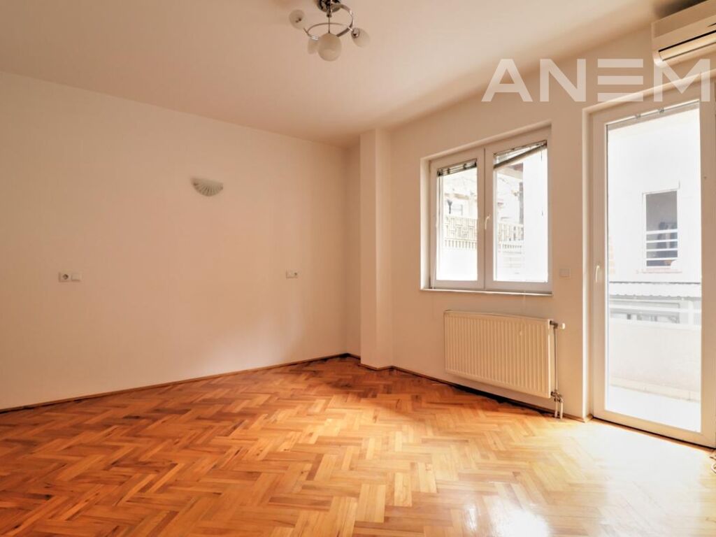 Zyre me qira me 3 hapësira pune në Mahallën e Muhaxherëve 3
