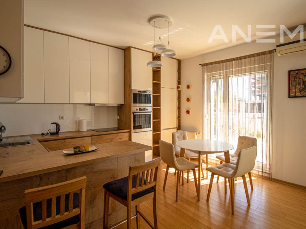 Banesë në shitje 91m² + 40m² tarracë në Arbëri 3