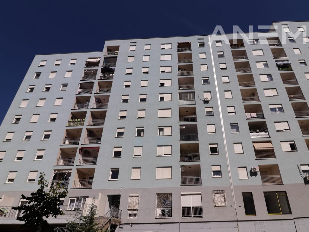 Banesë në shitje 80m² në lagjen Mati 1