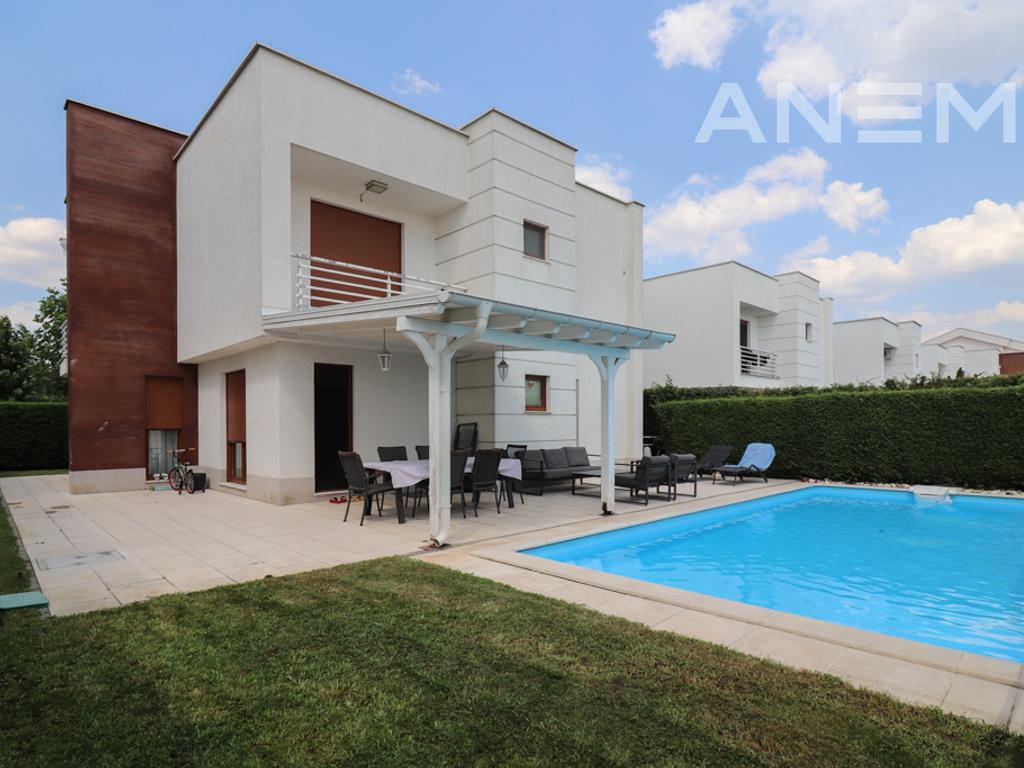 Shtëpi me qira 300m² në Marigona Residence