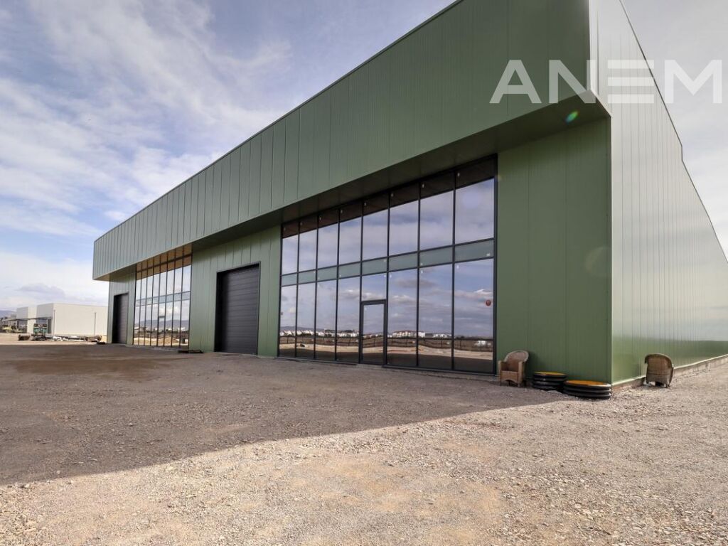 Objekt me qira 2880m2 në Preoce