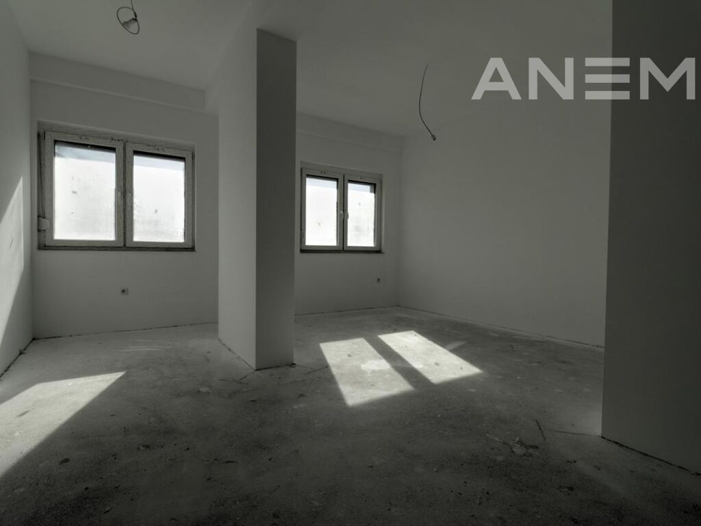 Banesë në shitje 225m² në lagjën Mati 1 3