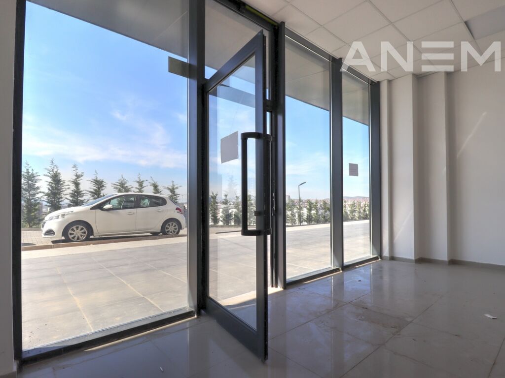 Lokal me qira 43m² në lagjen Veternik 2