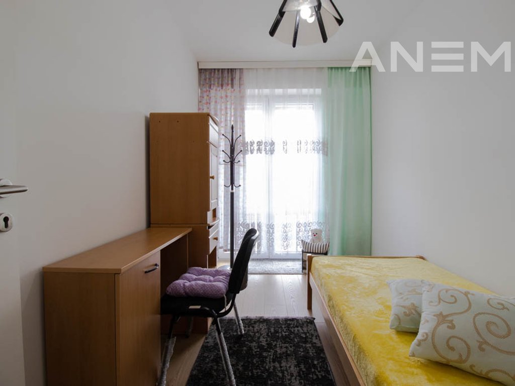 Banesë me qira me 3 dhoma gjumi në Kalabri 3