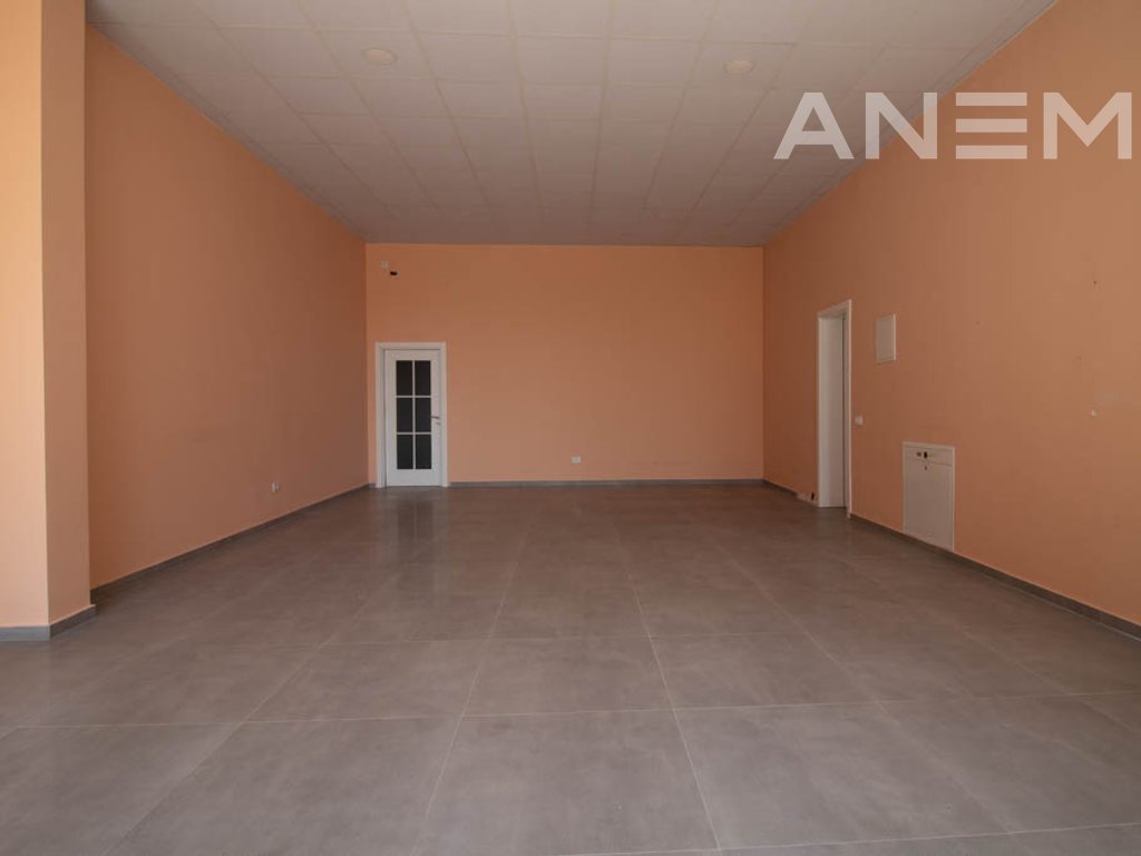 Lokal me qira me 94m² në Arbëri 2