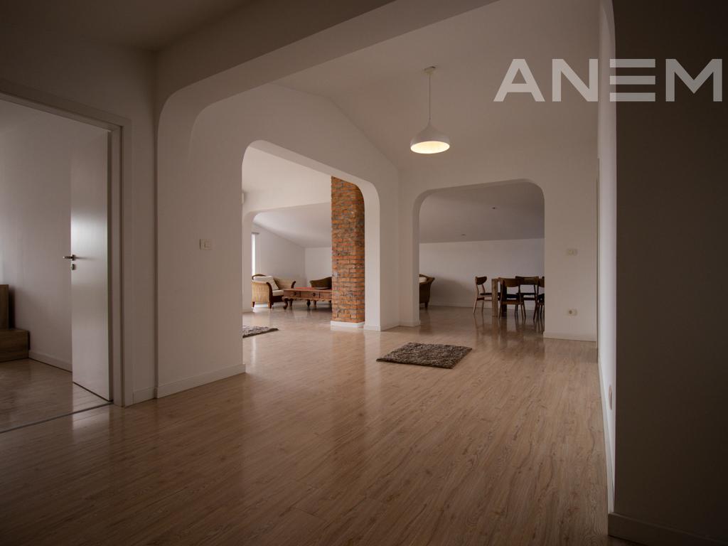 Kat shtëpie me qira 110m² në Arbëri 2