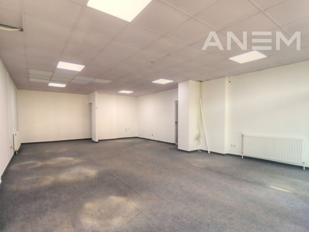Zyre me qira 100m2 në Lakrishtë