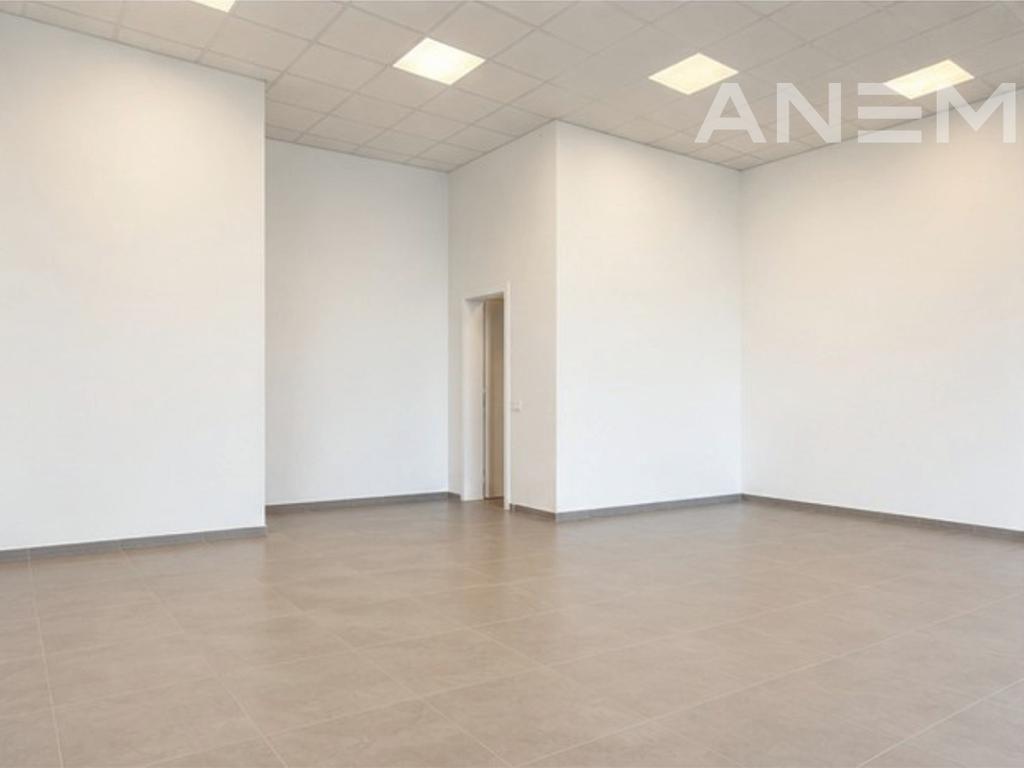 Lokal në shitje 50m² në Veternik 2