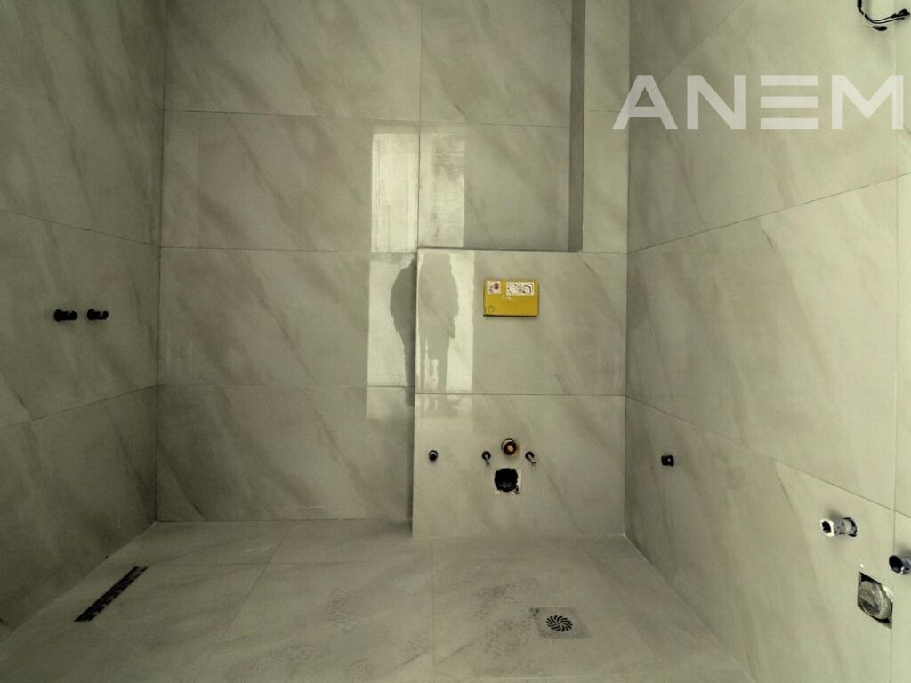 Banesë në shitje 225m² në lagjën Mati 1 4