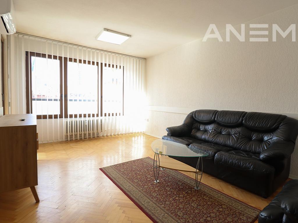 Zyre me qira me 5 hapësira pune në Pejton 2