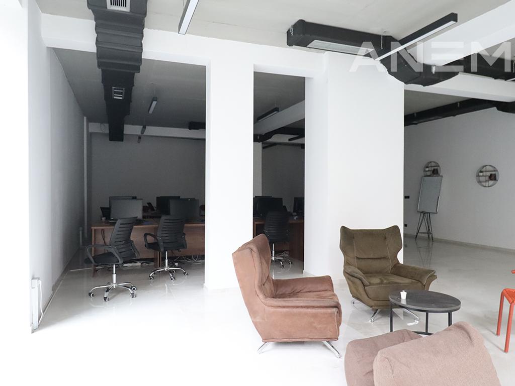 Zyre me qira 200m² në Mat 4