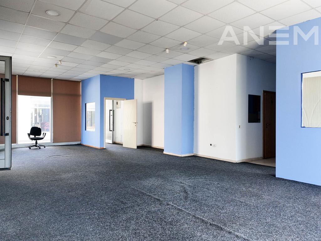 Zyre me qira 100m²+50m² në lagjen Kalabria 2