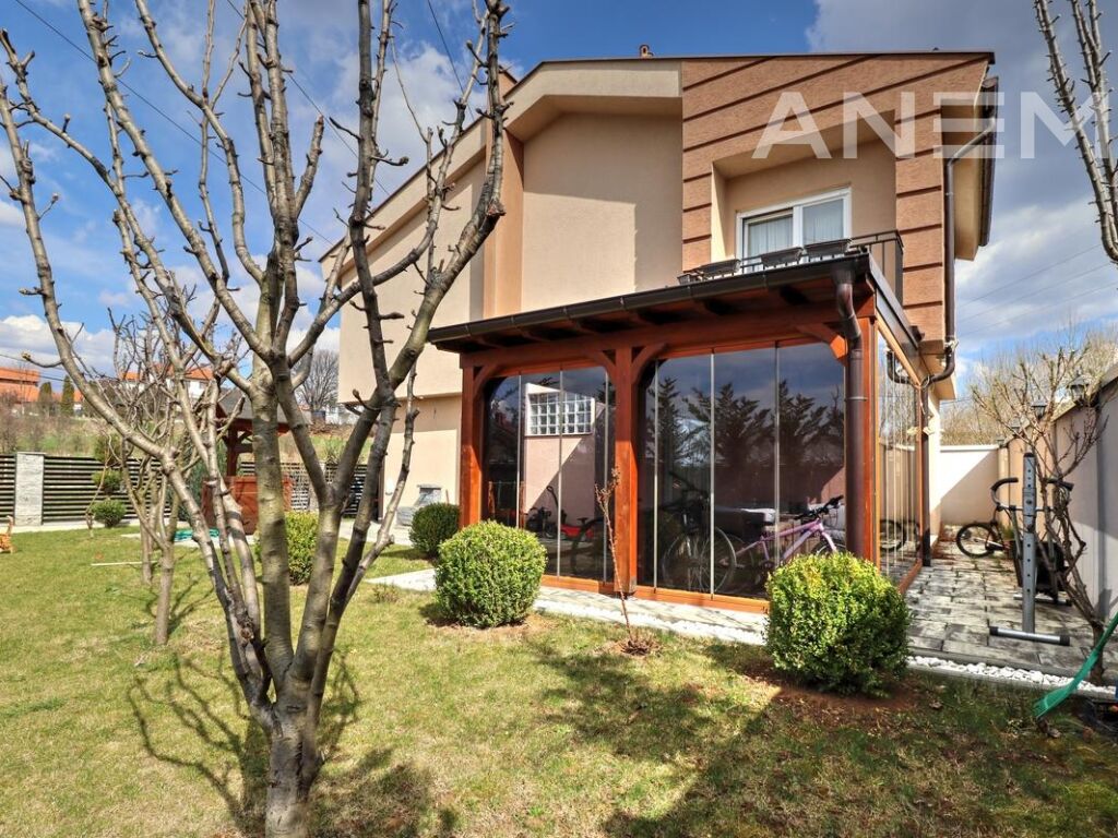 Shtëpi në shitje 235m² në Matiqan