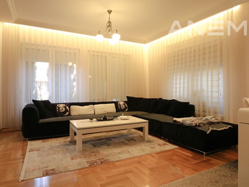 Shtëpi në shitje 600m² në Veternik 4