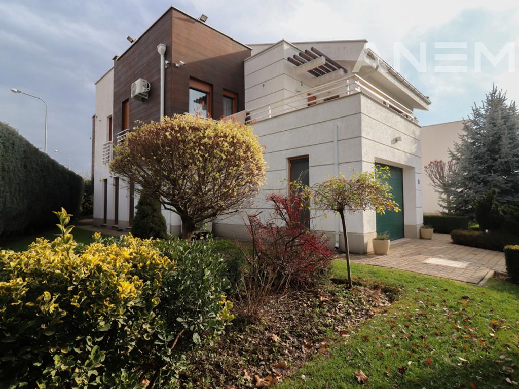 Shtëpi me qira 360m² + 60m² nënkulm në Marigona Residence 3