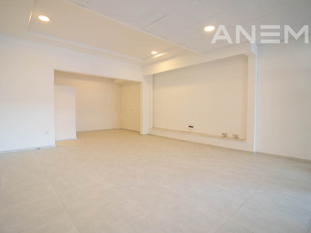 Lokal me qira 48m² në Qendër 2