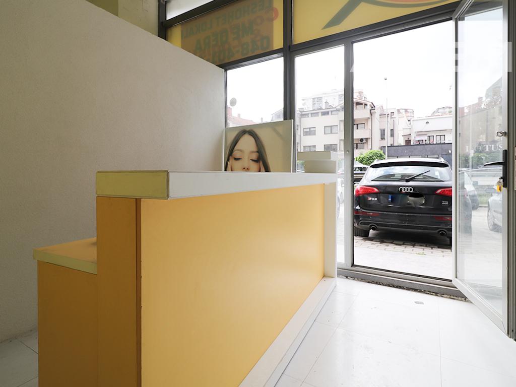 Lokal në shitje 84m² në Tophane 3
