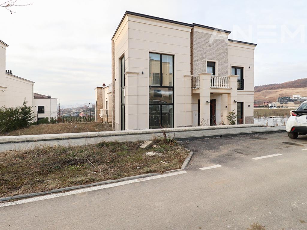 Shtëpi në shitje 374.76m² në lagjen Royal Green Residence 2