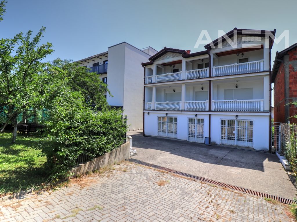 Shtëpi/Zyre me qira 600m2 në lagjen Arbëria - Dragodan