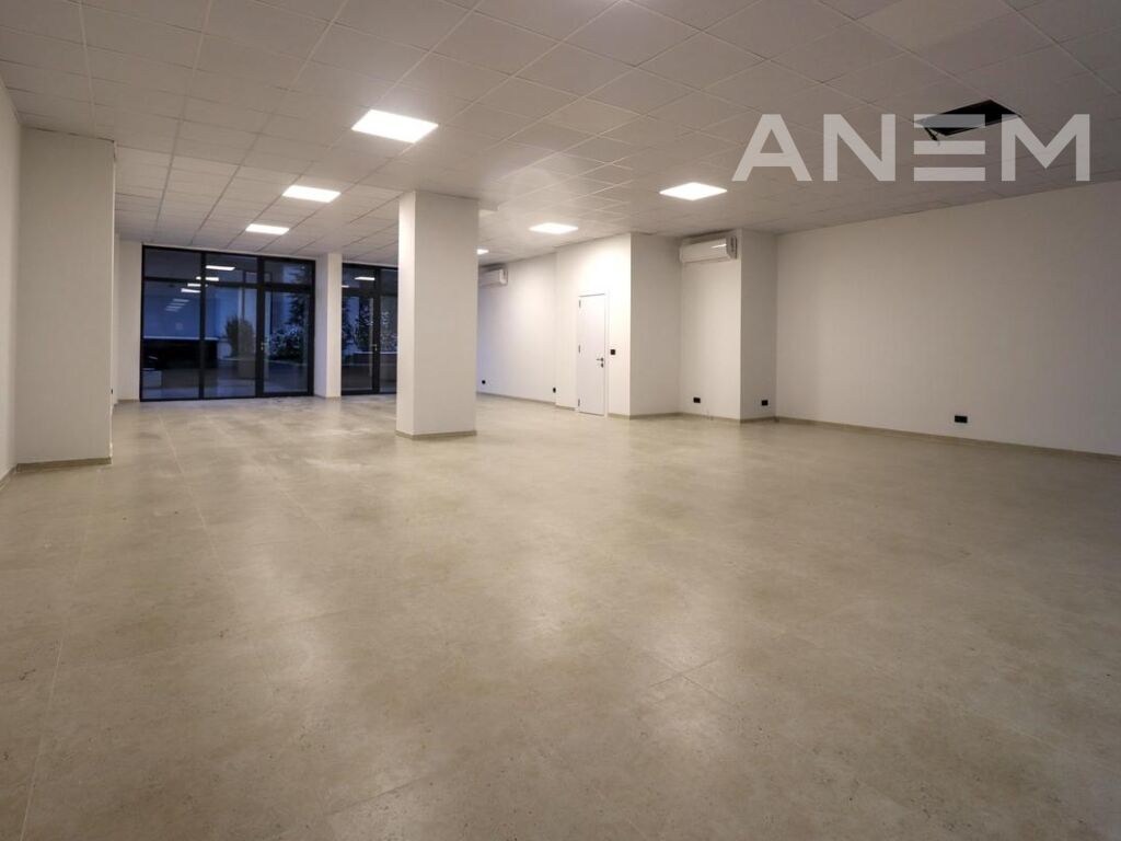 Lokal me qira 136m² në Mati 1 3