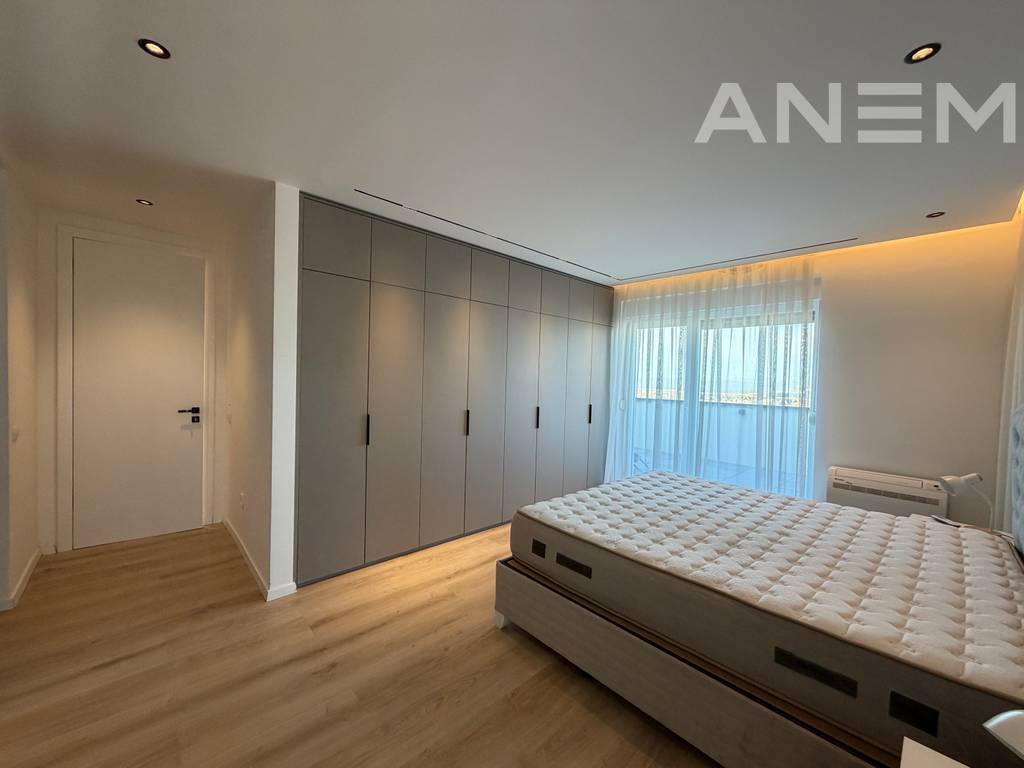 Penthouse në shitje 226m² në lagjen Bregu i Diellit 3