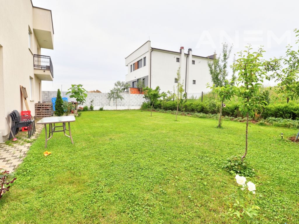 Shtëpi me qira 226m2 në lagjën Veternik