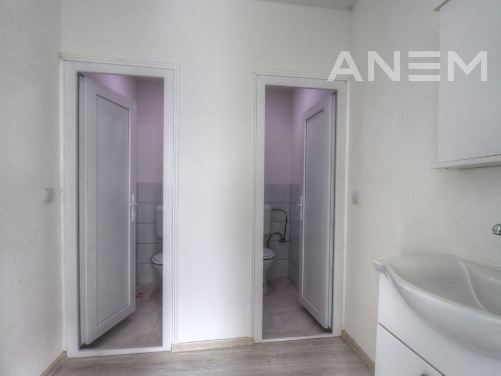Zyre me qira 220m2 në Pejton 3