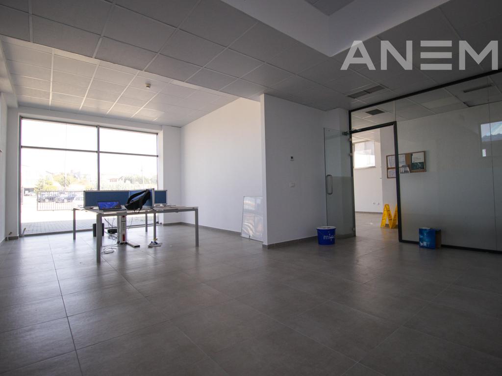 Objekt me qira 835m² në magjistralen Prishinë-Gjilan 3