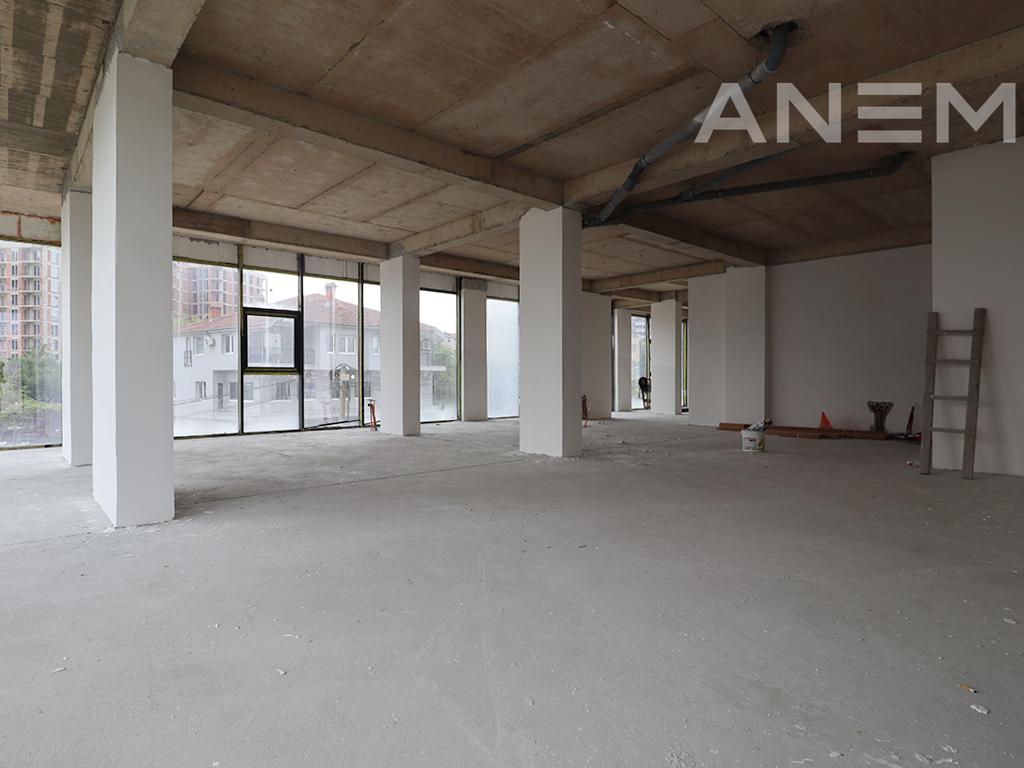Lokal në shitje 213.18m² në Veternik 3