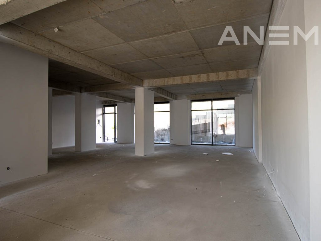Lokal në shitje me sipërfaqe prej 138.46m² në Mati 1 3