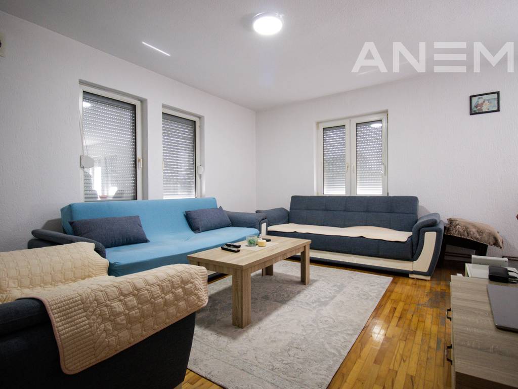 Shtëpi në shitje 200m² në Hajvali 4