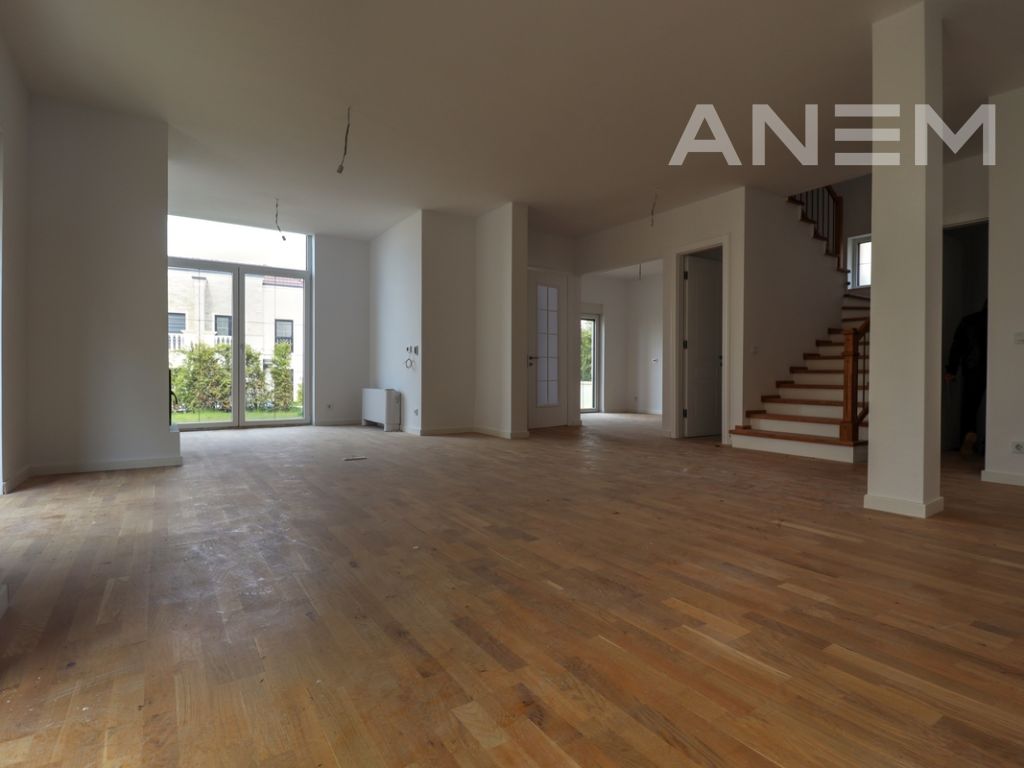 Shtëpi me qira me 3 dhoma gjumi në Royal Green Residence 2