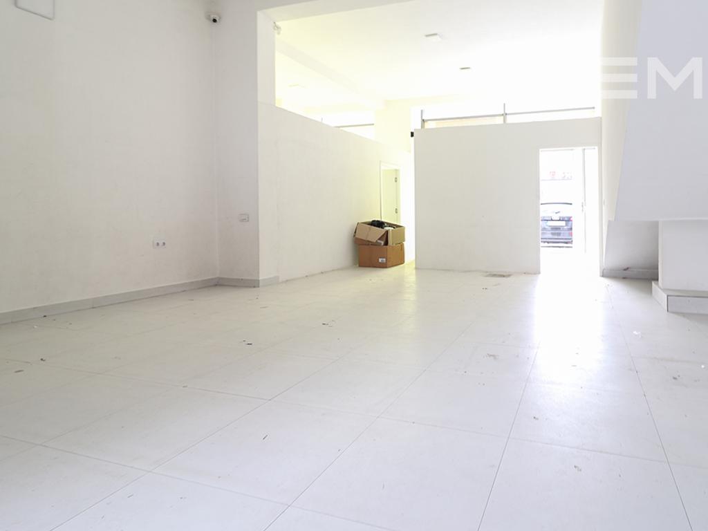 Lokal me qira me 3 hapësira pune në Tophane 2