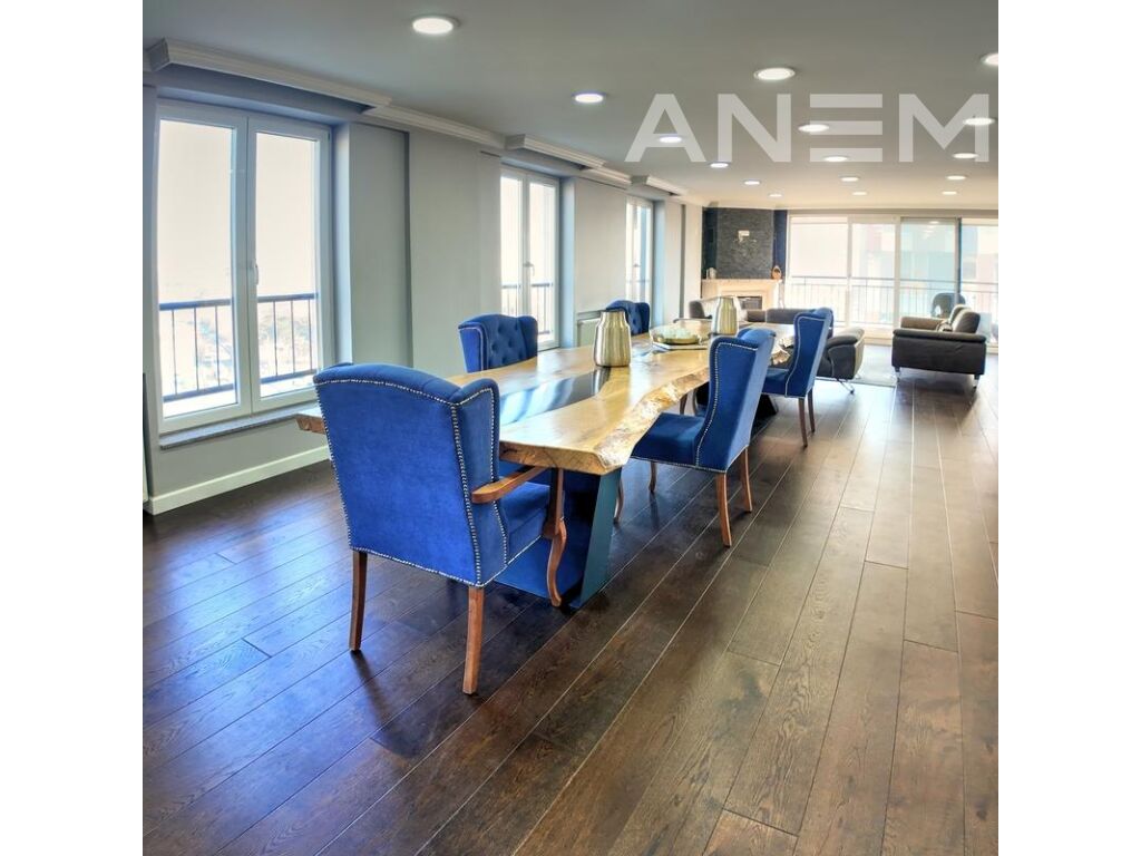 Penthouse në shitje 245m² në lagjen Kalabria