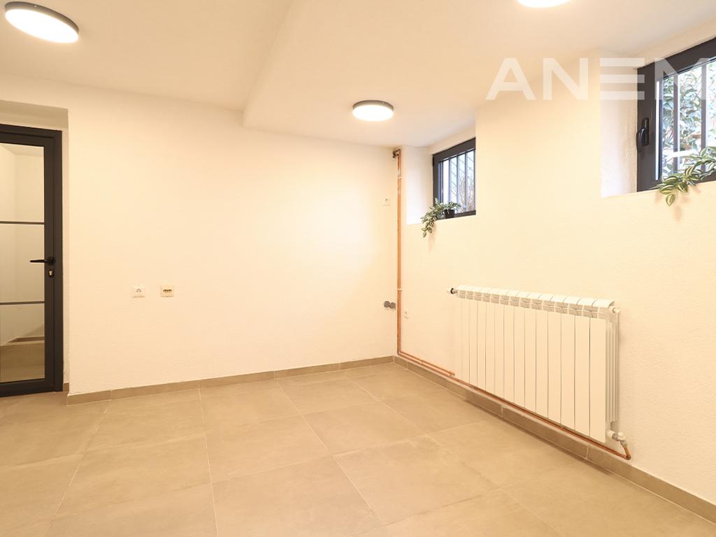 Lokal me qira me 1 hapësirë pune në Qendër 3