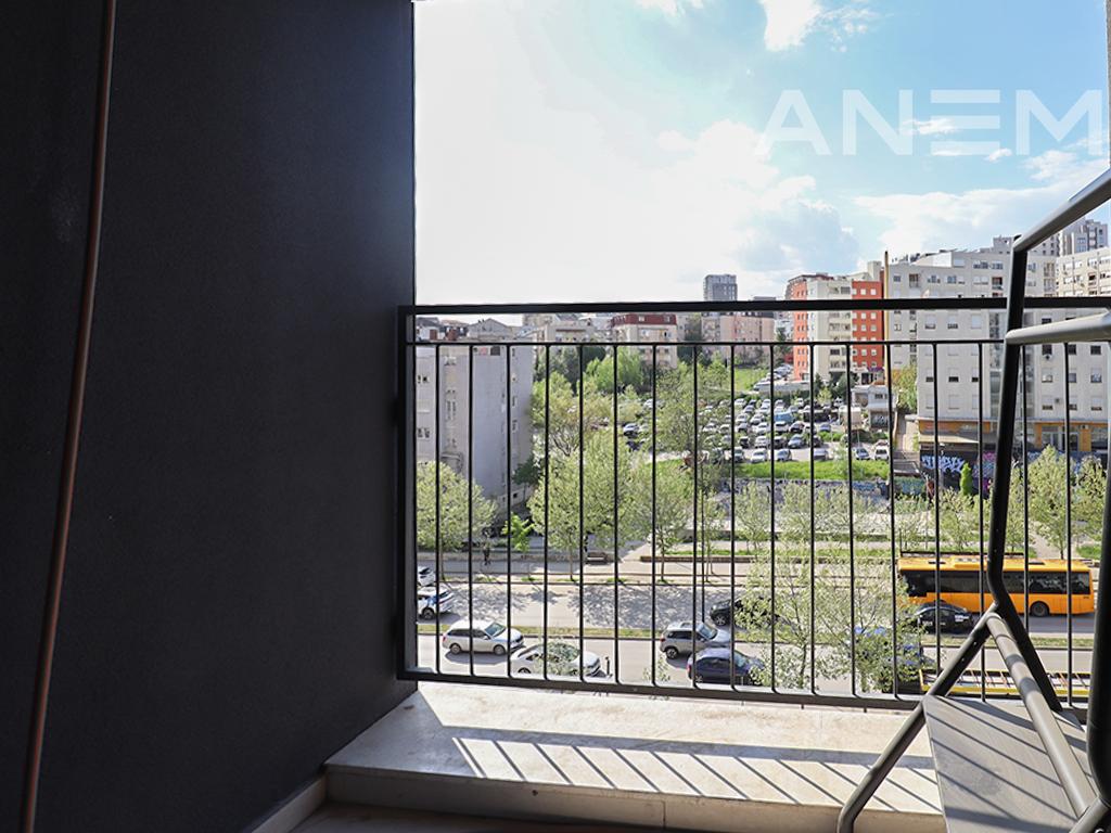 Zyre me qira me 1 hapësirë pune në Rrugën B 3